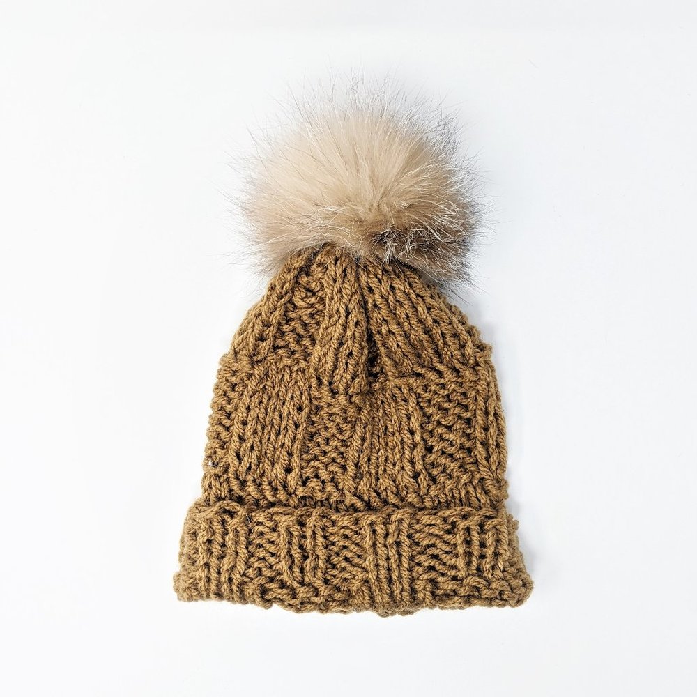 Wool winter hat with recycled fur pompom 🤍New🤍 Tan